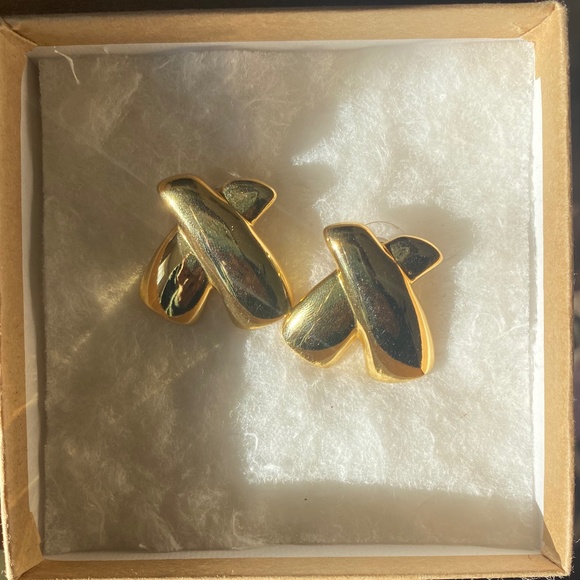 Vintage Gold Toned Cross Earrings - Picture 2 of 3